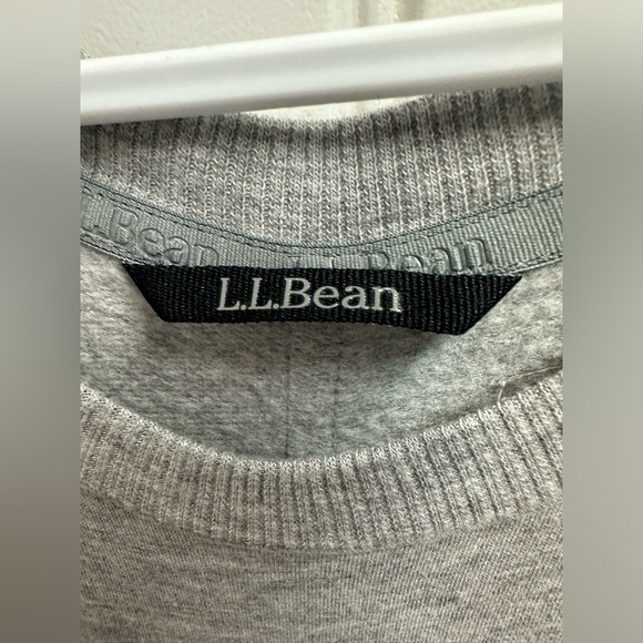 L.L. Bean. Size medium. Ladies sweater. - Picture 2 of 5